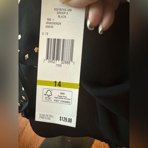 - Black Asymmetrical Sleeveless Embellished made by Nine West - Picture 11 of 11